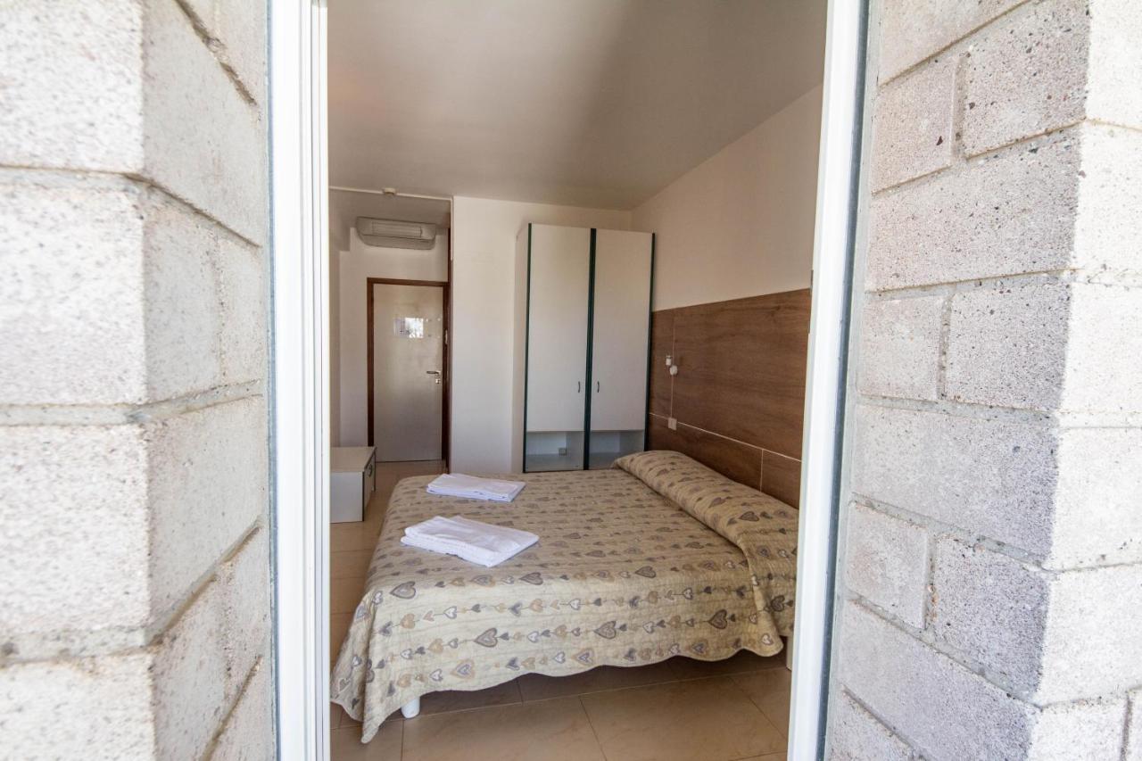 Hotel Ambra Линяно Сабиадоро Екстериор снимка