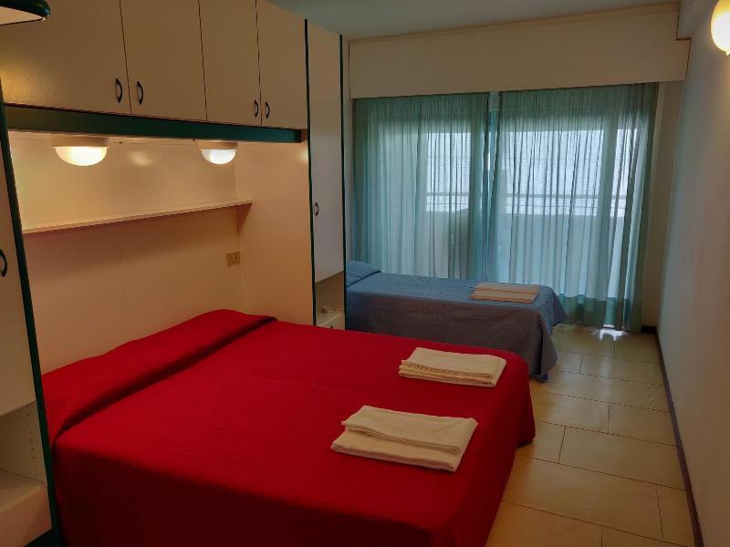 Hotel Ambra Линяно Сабиадоро Екстериор снимка