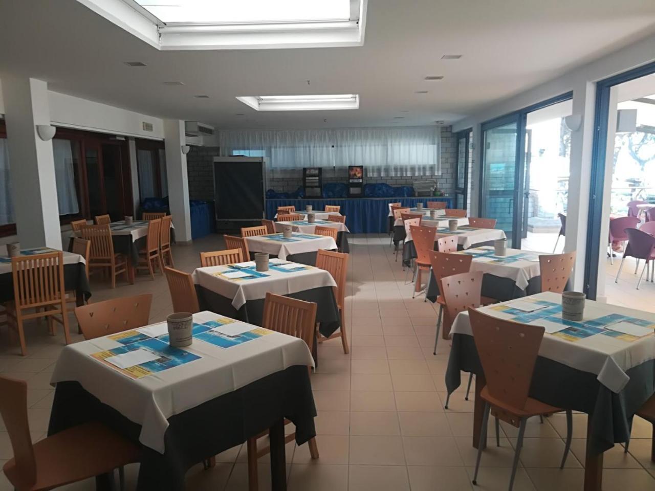 Hotel Ambra Линяно Сабиадоро Екстериор снимка