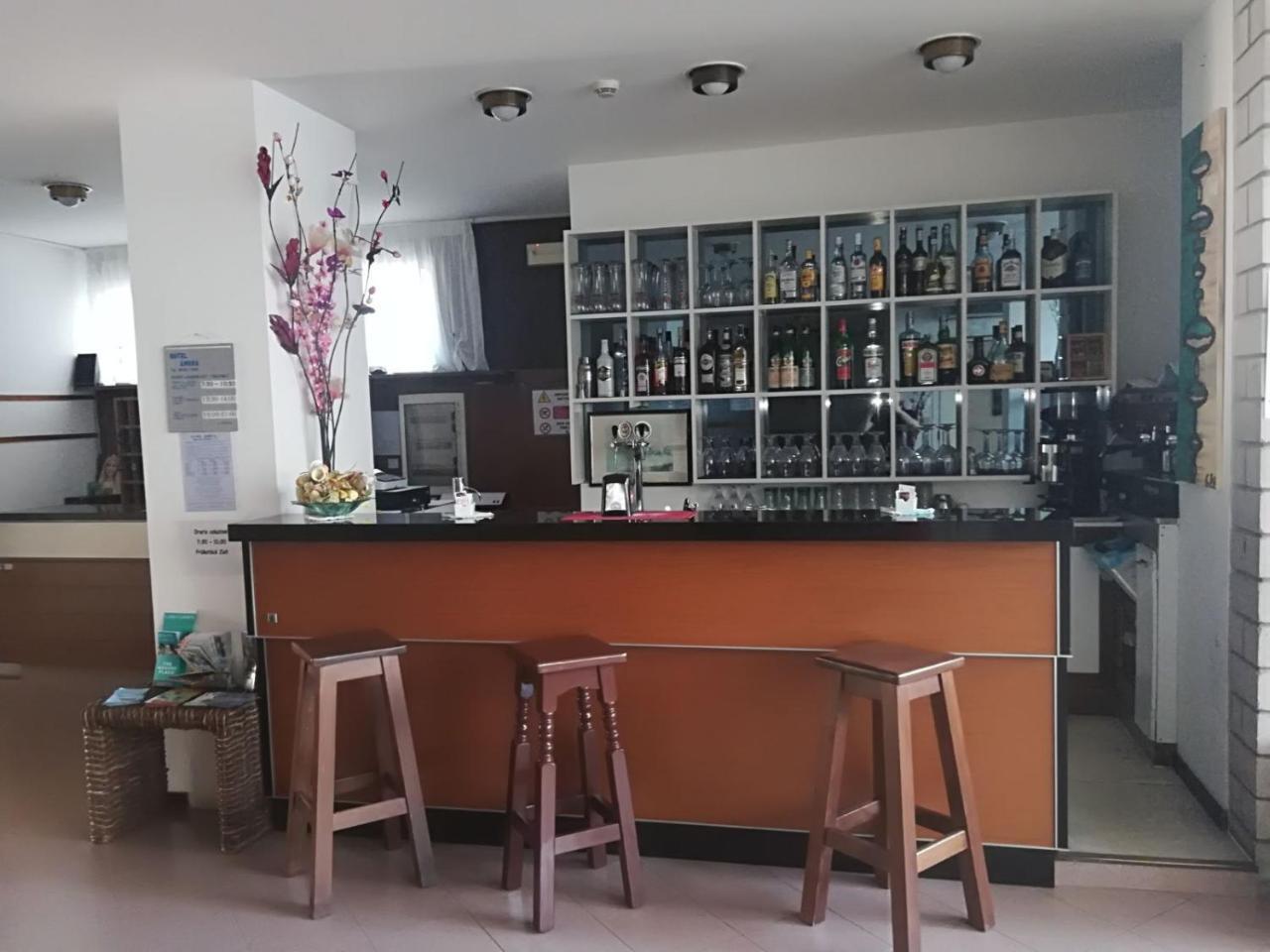 Hotel Ambra Линяно Сабиадоро Екстериор снимка