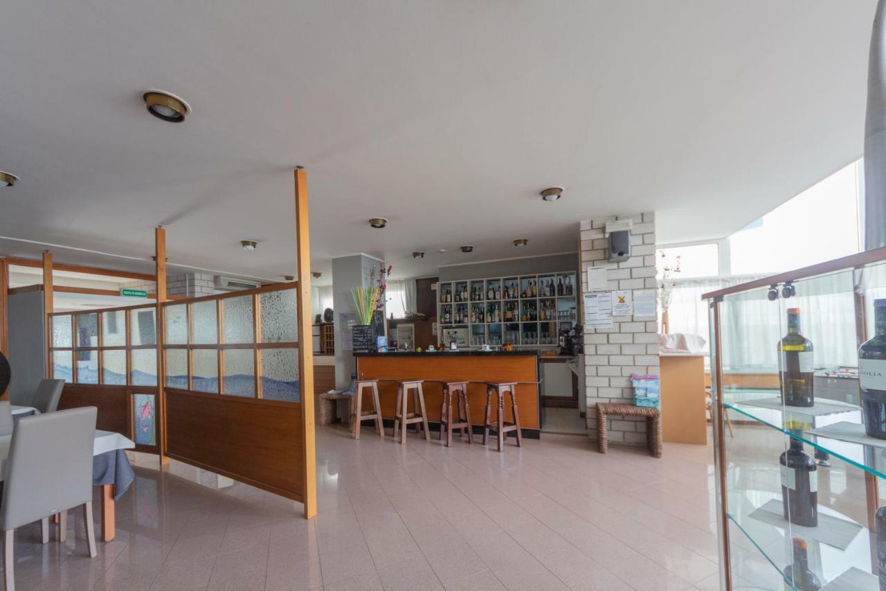Hotel Ambra Линяно Сабиадоро Екстериор снимка