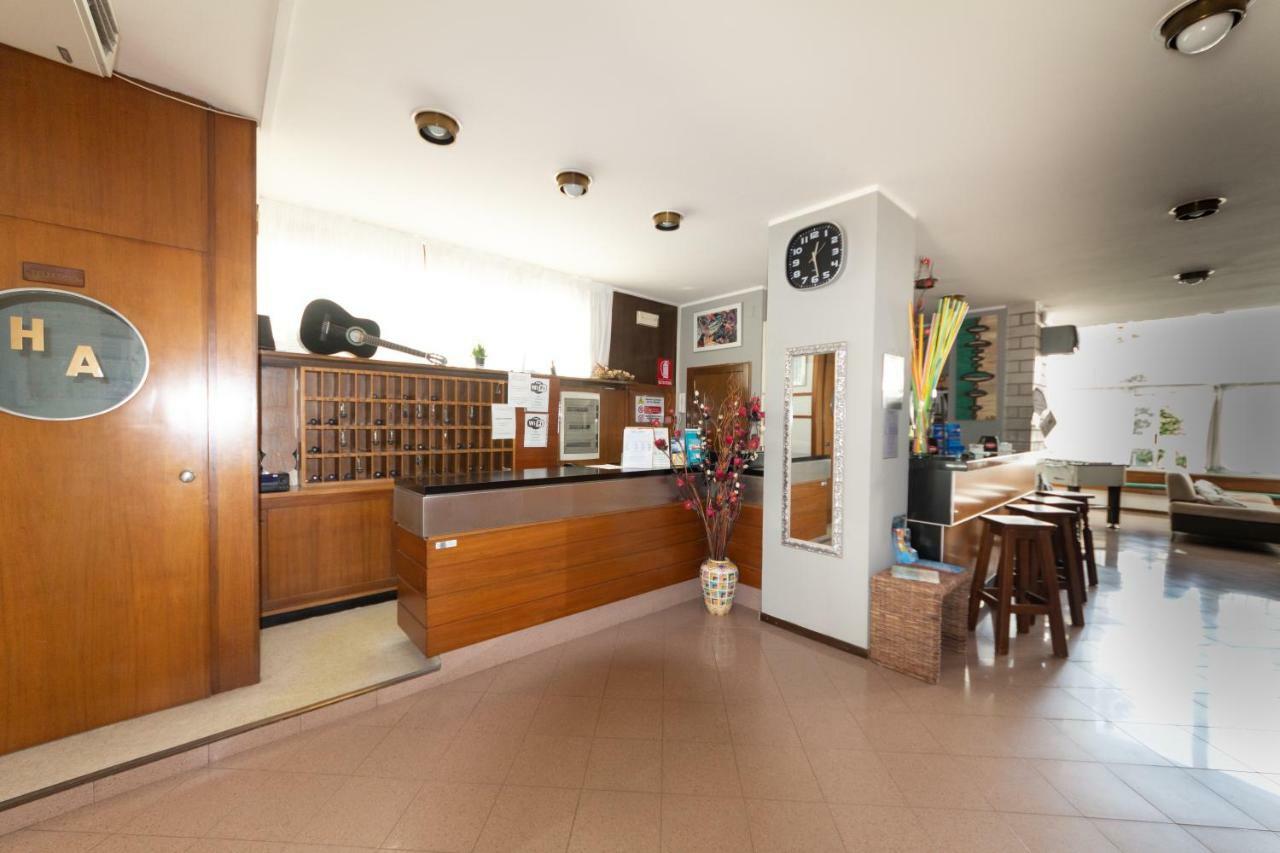 Hotel Ambra Линяно Сабиадоро Екстериор снимка