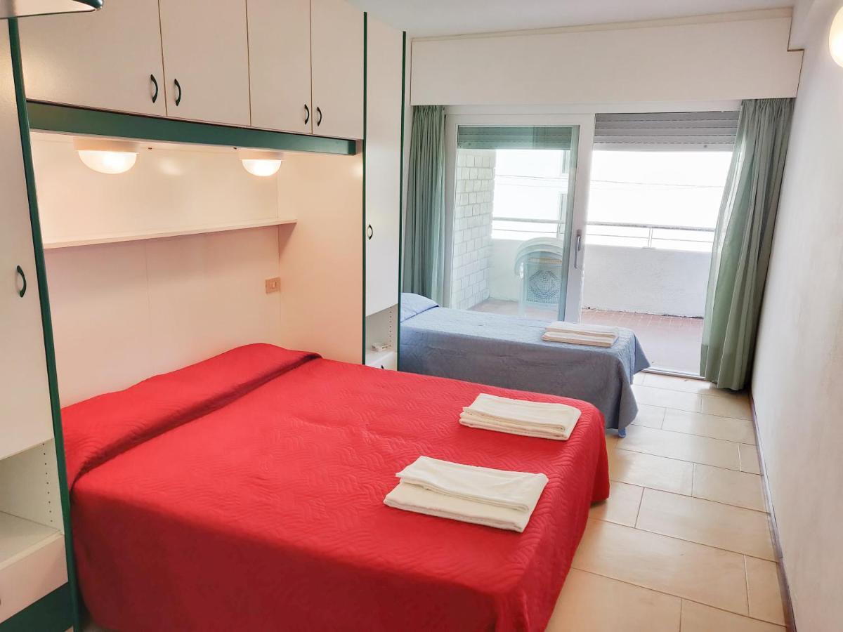 Hotel Ambra Линяно Сабиадоро Екстериор снимка