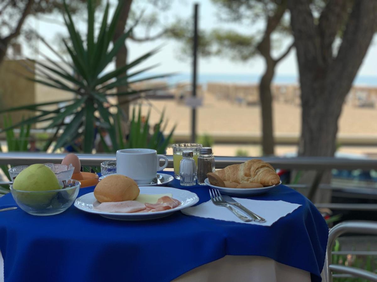 Hotel Ambra Линяно Сабиадоро Екстериор снимка