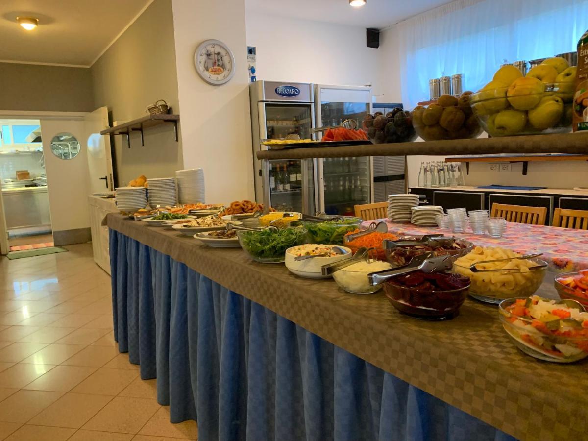 Hotel Ambra Линяно Сабиадоро Екстериор снимка